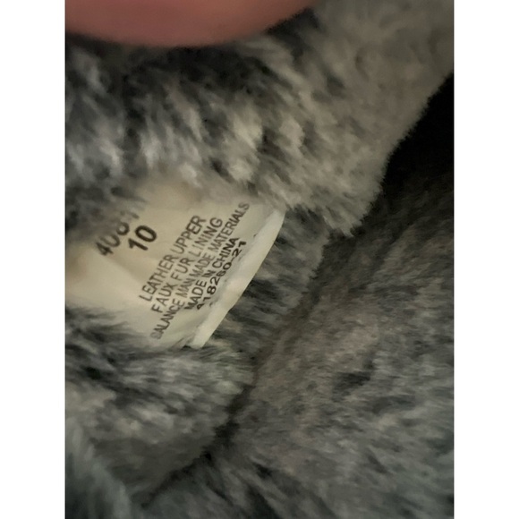 Minnetonka Cozy Black and Gray Slippers - Picture 7 of 7